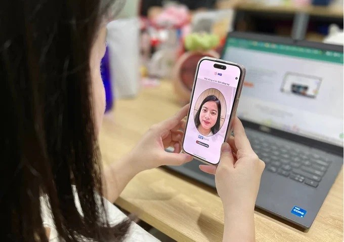 Sinh trắc học khuôn mặt trên eTax Mobile giúp bảo vệ người nộp thuế trên môi trường số Sinh trắc học khuôn mặt trên eTax Mobile giúp bảo vệ người nộp thuế trên môi trường số