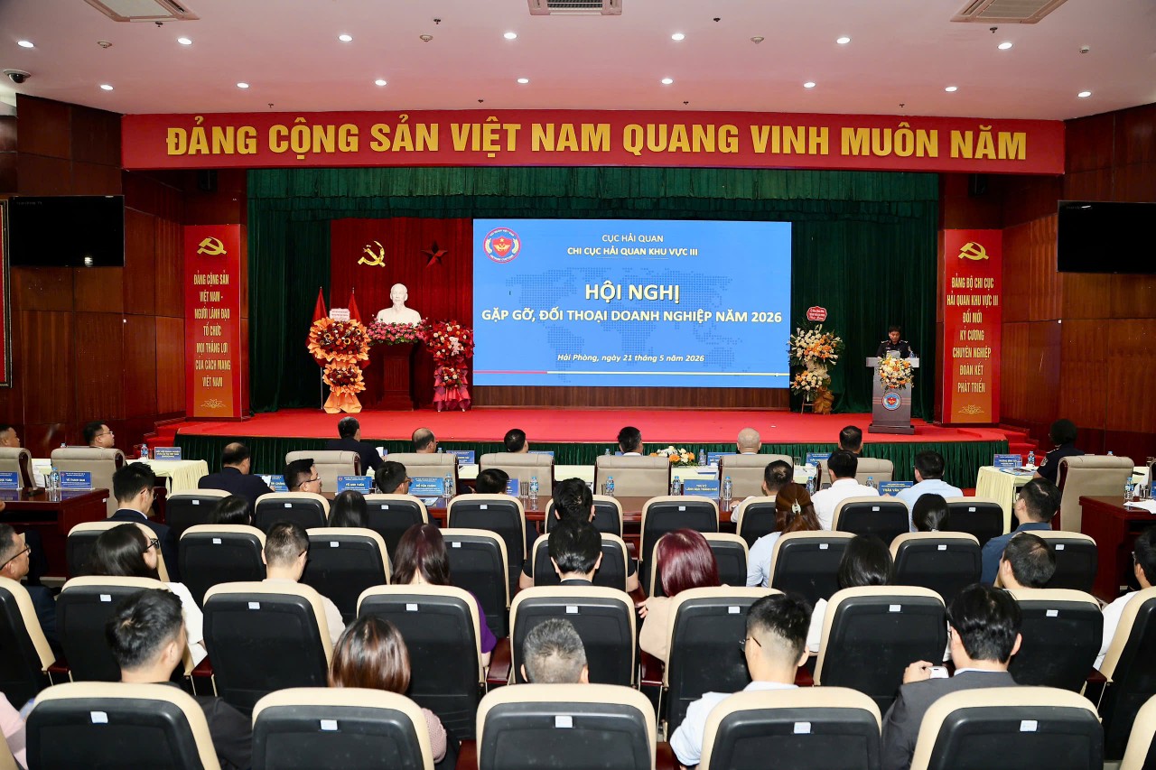 Chi cục Hải quan khu vực III gặp gỡ, đối thoại với 300 doanh nghiệp Chi cục Hải quan khu vực III gặp gỡ, đối thoại với 300 doanh nghiệp