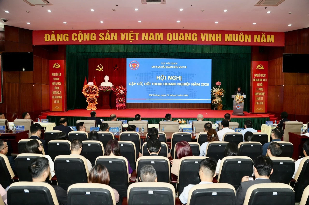 Chi cục Hải quan khu vực III gặp gỡ, đối thoại với 300 doanh nghiệp