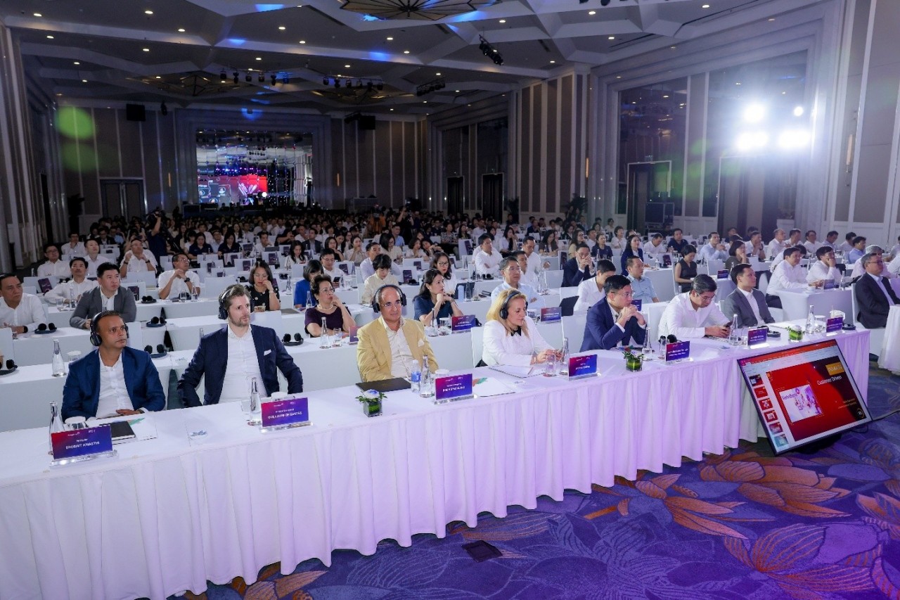 Ngân hàng tương lai cạnh tranh bằng trải nghiệm khách hàng, dữ liệu và AI