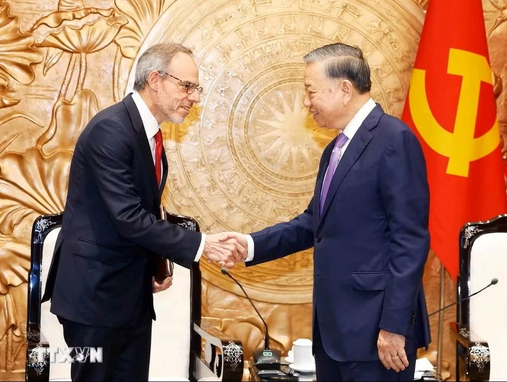 Việt Nam tạo điều kiện thuận lợi cho các tập đoàn công nghệ cao của Hoa Kỳ Việt Nam tạo điều kiện thuận lợi cho các tập đoàn công nghệ cao của Hoa Kỳ