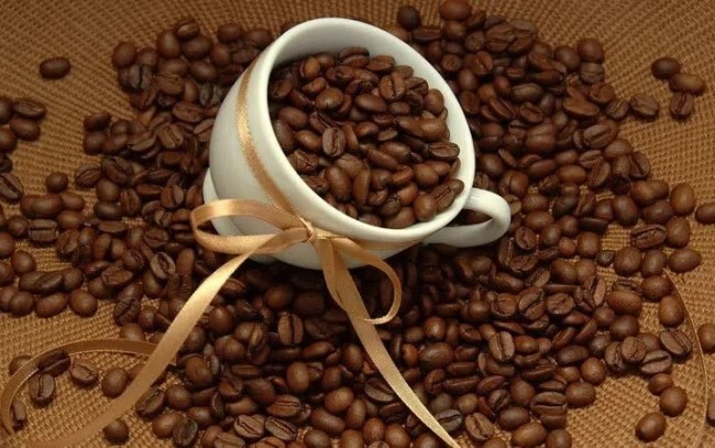 Ngày 26/5: Giá cà phê đảo chiều giảm, hồ tiêu neo cao ở mức 142.000 đồng/kg
