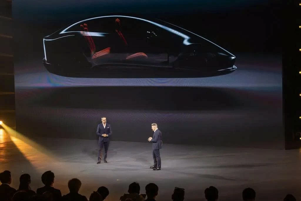 Ferrari chuyển sang xe điện, liệu những người yêu xe truyền thống có chấp nhận?