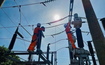 Tiêu thụ điện tăng cao, EVN triển khai đồng bộ nhiều giải pháp cung cấp điện