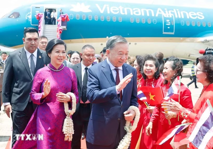 Tổng Bí thư, Chủ tịch nước Tô Lâm và Phu nhân bắt đầu thăm chính thức Vương quốc Thái Lan Tổng Bí thư, Chủ tịch nước Tô Lâm và Phu nhân bắt đầu thăm chính thức Vương quốc Thái Lan