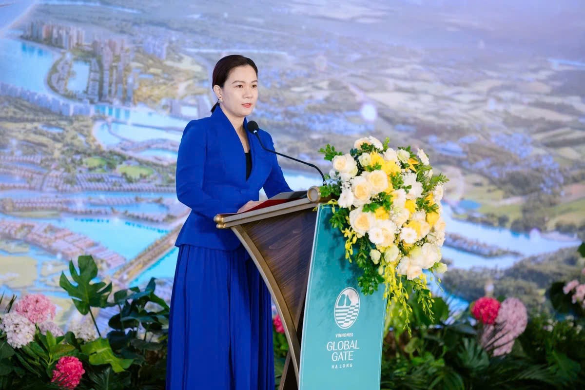CEO Vinhomes: Khách hàng “nắm đằng chuôi” khi tham gia Chương trình “chuyển đổi vàng lấy nhà” CEO Vinhomes: Khách hàng “nắm đằng chuôi” khi tham gia Chương trình “chuyển đổi vàng lấy nhà”