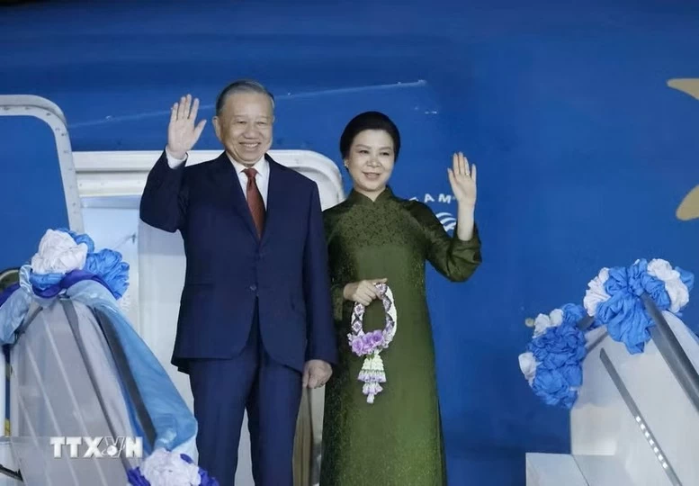 Tổng Bí thư, Chủ tịch nước Tô Lâm và Phu nhân kết thúc tốt đẹp chuyến thăm chính thức Thái Lan; lên đường thăm cấp Nhà nước tới Singapore Tổng Bí thư, Chủ tịch nước Tô Lâm và Phu nhân kết thúc tốt đẹp chuyến thăm chính thức Thái Lan; lên đường thăm cấp Nhà nước tới Singapore