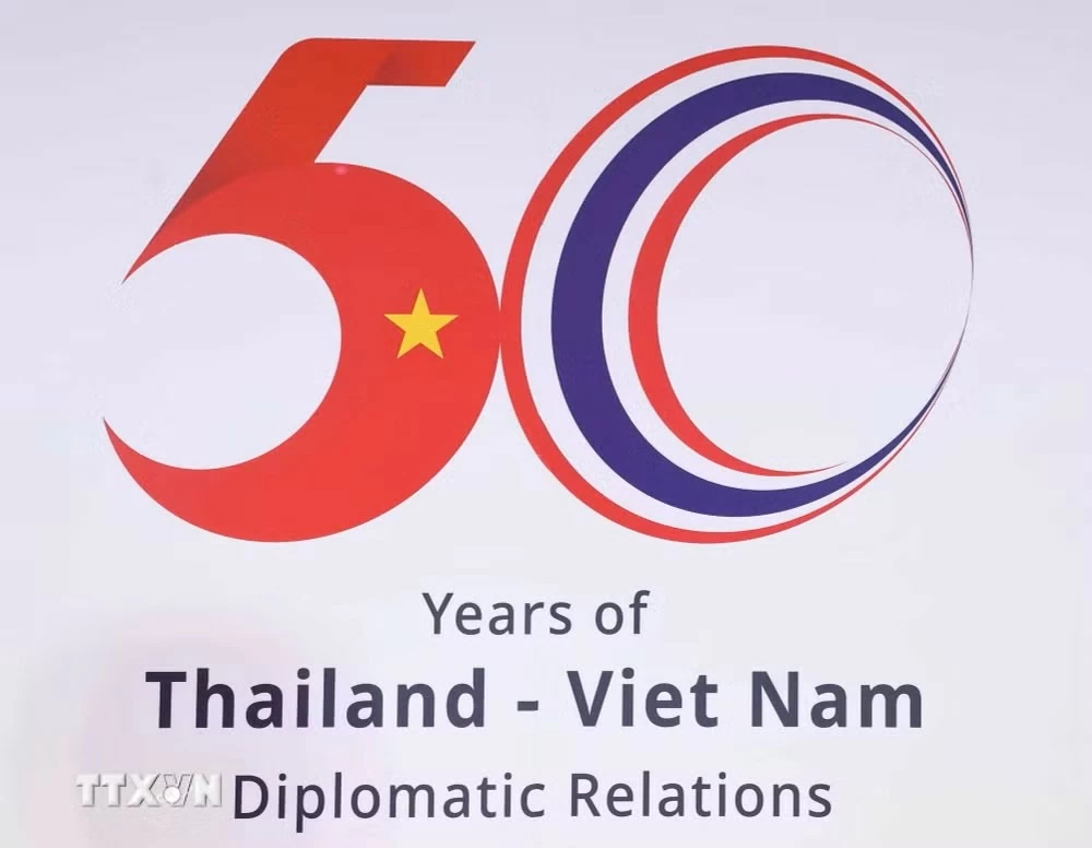Tổng Bí thư, Chủ tịch nước Tô Lâm và Thủ tướng Thái Lan chứng kiến lễ trao văn kiện hợp tác và công bố Logo kỷ niệm 50 năm thiết lập quan hệ ngoại giao Việt Nam – Thái Lan Tổng Bí thư, Chủ tịch nước Tô Lâm và Thủ tướng Thái Lan chứng kiến lễ trao văn kiện hợp tác và công bố Logo kỷ niệm 50 năm thiết lập quan hệ ngoại giao Việt Nam – Thái Lan