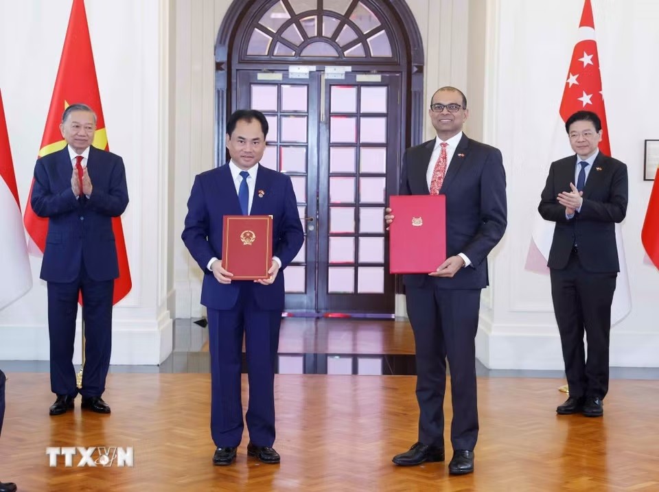 Tổng Bí thư, Chủ tịch nước Tô Lâm chứng kiến Lễ trao các văn kiện hợp tác Việt Nam – Singapore Tổng Bí thư, Chủ tịch nước Tô Lâm chứng kiến Lễ trao các văn kiện hợp tác Việt Nam – Singapore