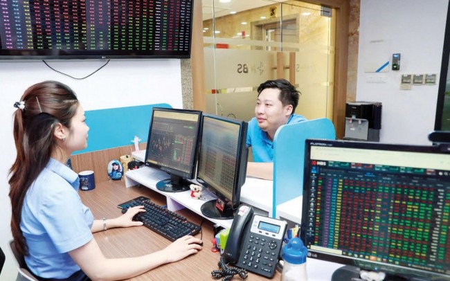 Thoái vốn nhà nước, nâng tỷ lệ cổ phiếu tự do chuyển nhượng đón dòng vốn ngoại dài hạn