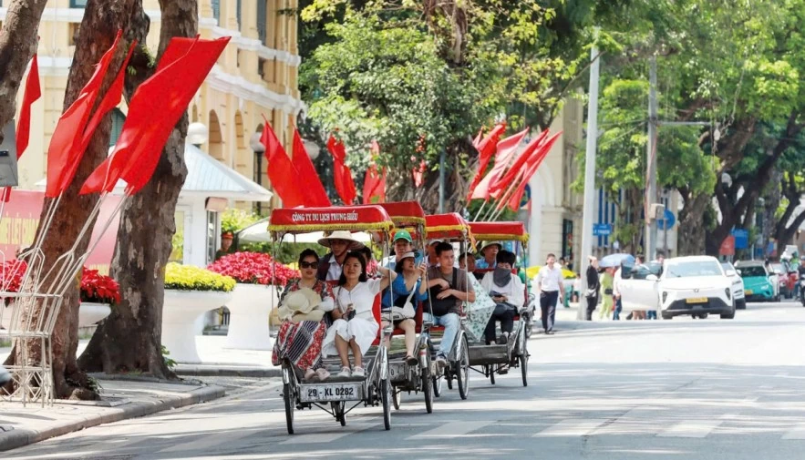 Kích cầu tiêu dùng mùa du lịch hè 2026: Cuộc đua làm mới trải nghiệm và giữ chân du khách Kích cầu tiêu dùng mùa du lịch hè 2026: Cuộc đua làm mới trải nghiệm và giữ chân du khách