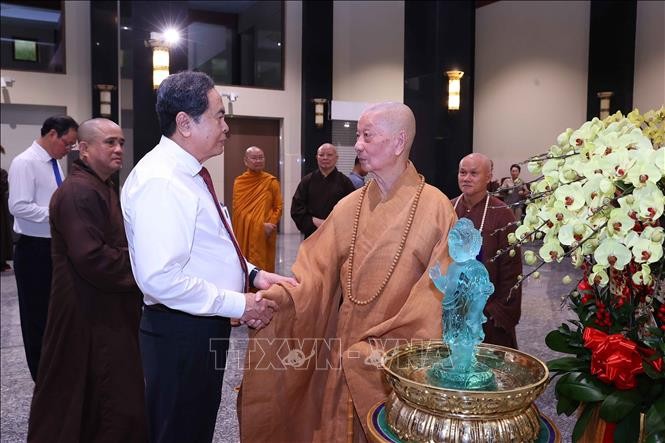 Chủ tịch Quốc hội Trần Thanh Mẫn chúc mừng Đại lễ Phật đản tại TPHCM Chủ tịch Quốc hội Trần Thanh Mẫn chúc mừng Đại lễ Phật đản tại TPHCM