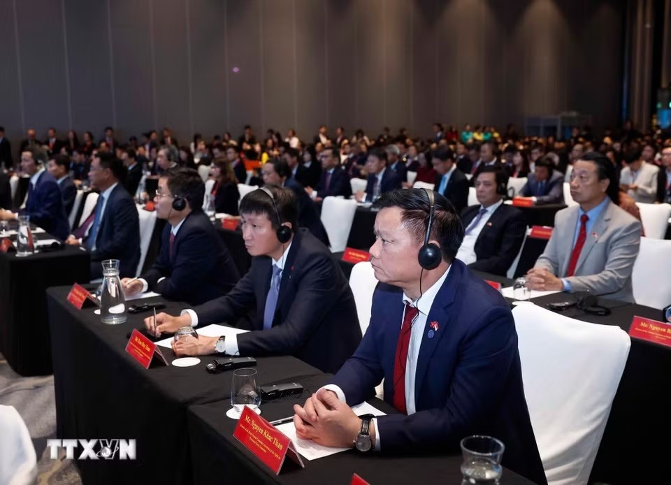 Tổng Bí thư, Chủ tịch nước Tô Lâm: Hợp tác công nghệ sẽ trở thành một trụ cột quan trọng trong quan hệ Việt Nam-Singapore Tổng Bí thư, Chủ tịch nước Tô Lâm: Hợp tác công nghệ sẽ trở thành một trụ cột quan trọng trong quan hệ Việt Nam-Singapore