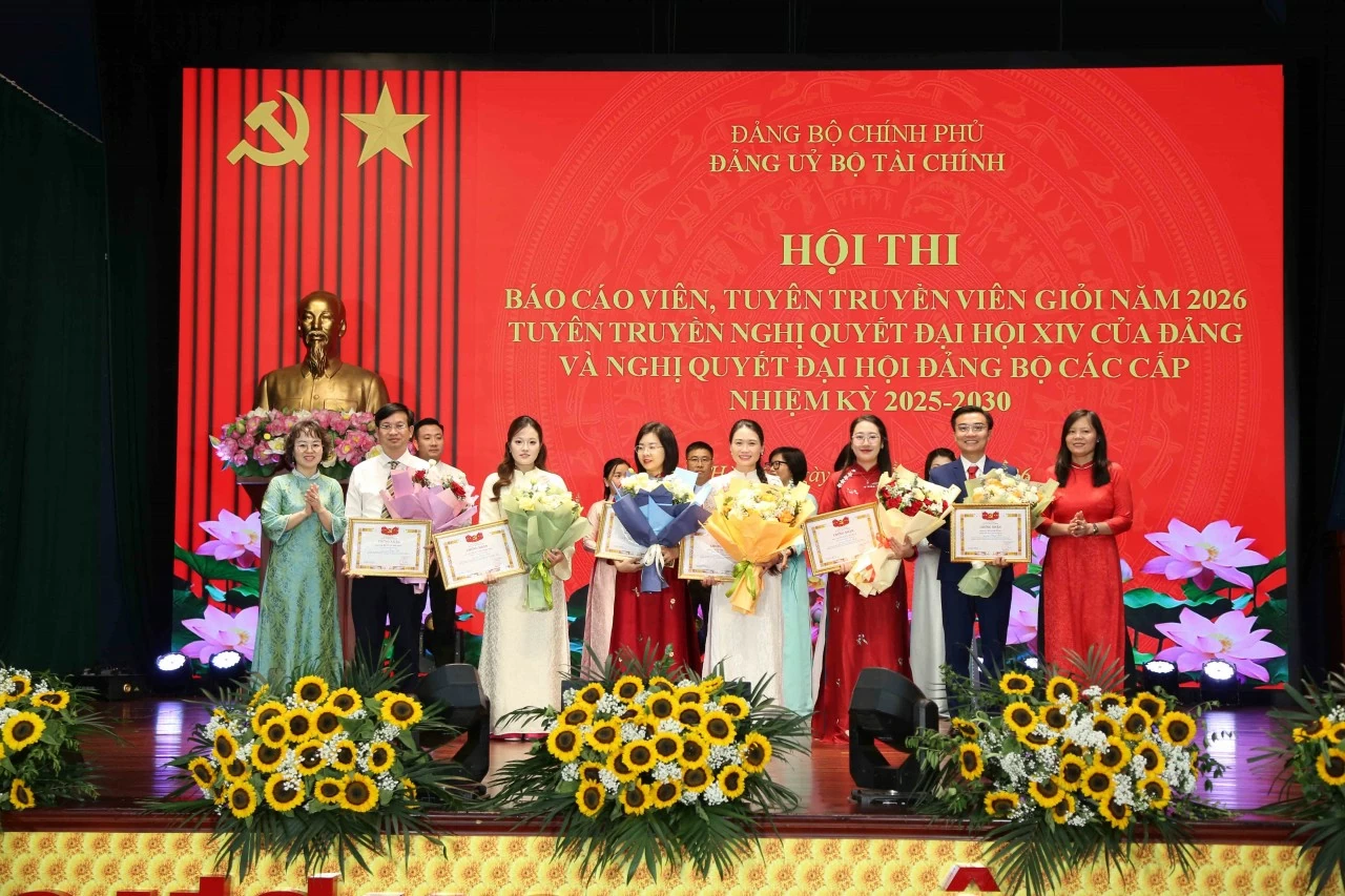 Tư duy đổi mới và tinh thần hiểu sâu - hành động đúng - làm nhanh, làm đến cùng, làm hiệu quả đã thực sự được thể hiện rõ nét và lan tỏa mạnh mẽ Tư duy đổi mới và tinh thần hiểu sâu - hành động đúng - làm nhanh, làm đến cùng, làm hiệu quả đã thực sự được thể hiện rõ nét và lan tỏa mạnh mẽ