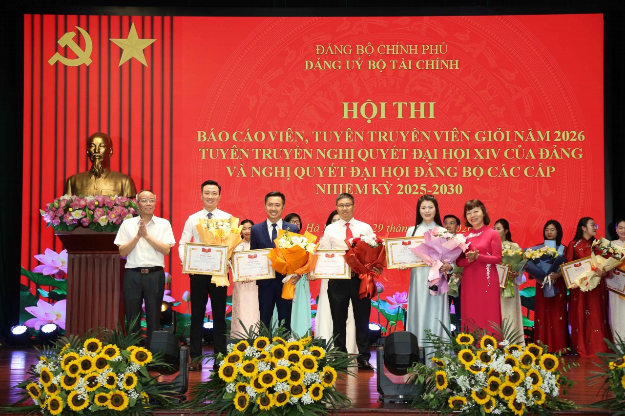 Tư duy đổi mới và tinh thần hiểu sâu - hành động đúng - làm nhanh, làm đến cùng, làm hiệu quả đã thực sự được thể hiện rõ nét và lan tỏa mạnh mẽ Tư duy đổi mới và tinh thần hiểu sâu - hành động đúng - làm nhanh, làm đến cùng, làm hiệu quả đã thực sự được thể hiện rõ nét và lan tỏa mạnh mẽ