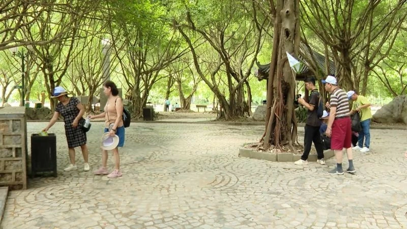 Ninh Bình thực hiện giảm thiểu rác thải nhựa, phát triển du lịch xanh