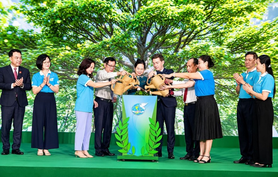Khơi dậy sức mạnh phụ nữ trong bảo vệ môi trường và ứng phó biến đổi khí hậu Khơi dậy sức mạnh phụ nữ trong bảo vệ môi trường và ứng phó biến đổi khí hậu
