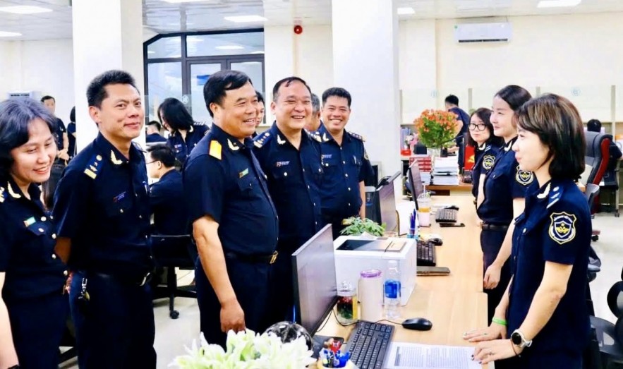Cục trưởng Cục Hải quan Nguyễn Văn Thọ kiểm tra thực tế mô hình thông quan tập trung tại Hải Phòng