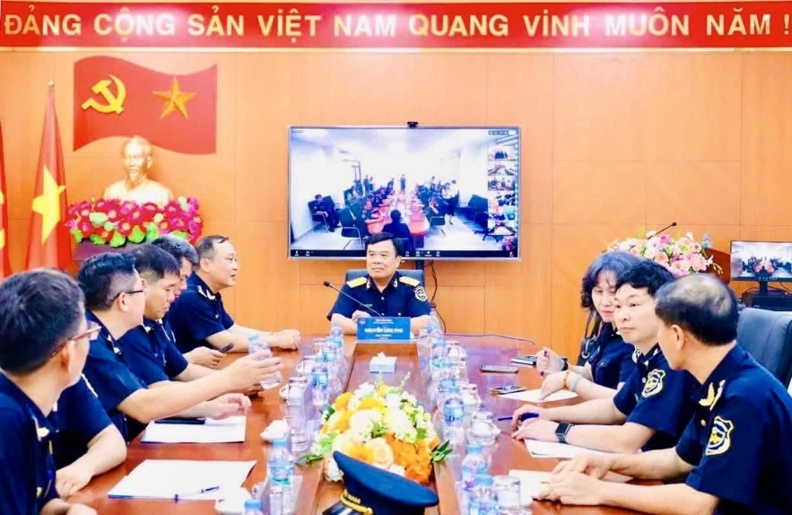 Cục trưởng Cục Hải quan Nguyễn Văn Thọ kiểm tra thực tế mô hình thông quan tập trung tại Hải Phòng