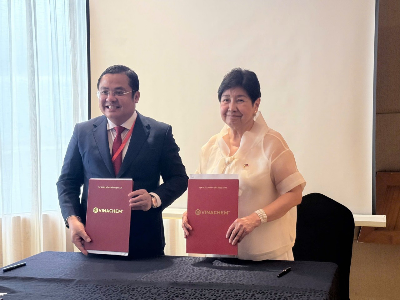 Vinachem ký kết hợp tác với các đối tác hàng đầu Philippines Vinachem ký kết hợp tác với các đối tác hàng đầu Philippines