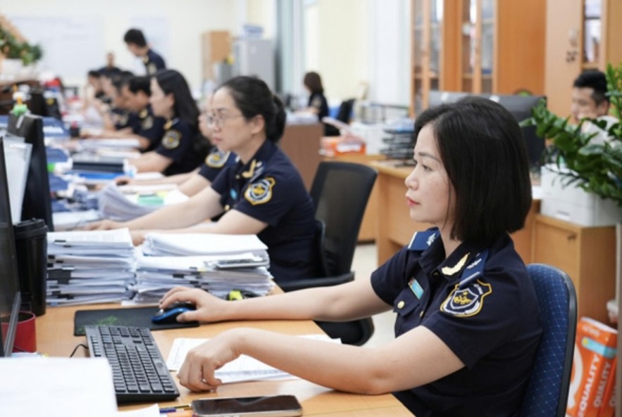 Hải quan hướng dẫn thực thi ngay thủ tục mới theo Nghị quyết số 19/2026/NQ-CP, đưa các chủ trương cải cách vào thực tiễn Hải quan hướng dẫn thực thi ngay loạt thủ tục mới theo Nghị quyết 19