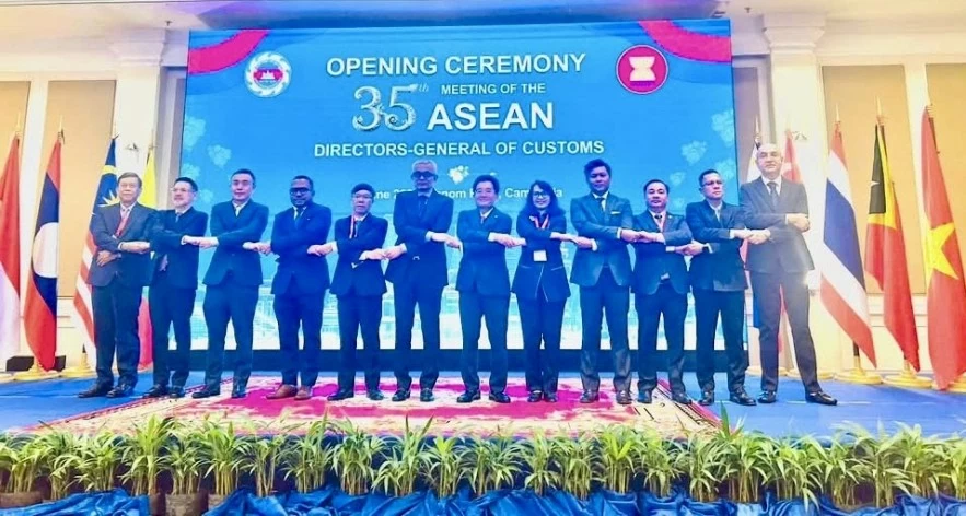 Hải quan Việt Nam tham dự Hội nghị Tổng Cục trưởng Hải quan ASEAN lần thứ 35 Hải quan Việt Nam tham dự Hội nghị Tổng cục trưởng Hải quan ASEAN lần thứ 35