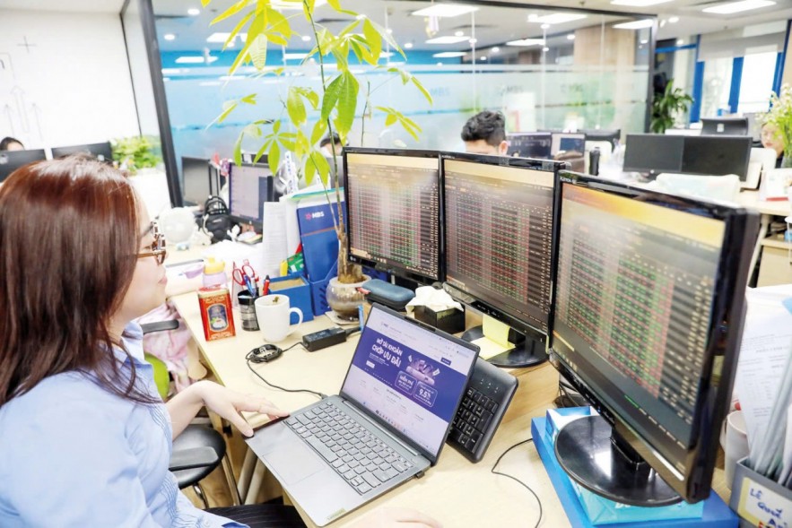 Thanh khoản hạ nhiệt, thị trường bước vào giai đoạn tích lũy