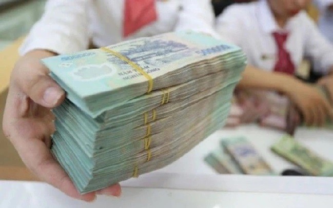 Thanh khoản ngân hàng chịu sức ép khi M2 sụt giảm, chênh lệch tín dụng và huy động sát 2 triệu tỷ đồng
