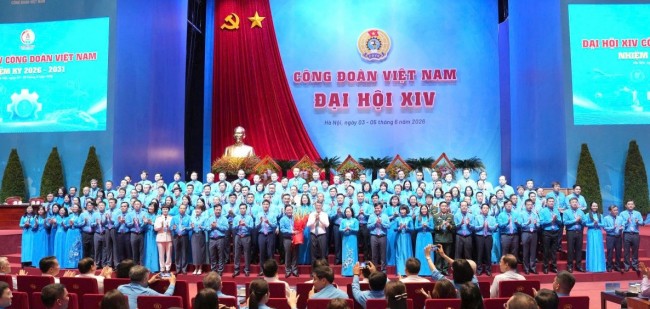 Ra mắt Ban Chấp hành và Ban Thường vụ Tổng Liên đoàn Lao động Việt Nam khóa XIV