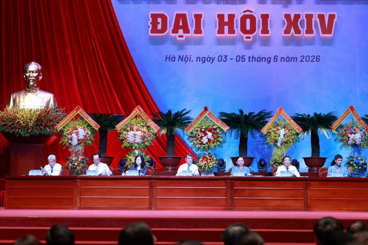 Thủ tướng Lê Minh Hưng: Chính phủ cam kết tiếp tục đồng hành cùng tổ chức Công đoàn, cộng đồng doanh nghiệp và người lao động Thủ tướng Lê Minh Hưng: Chính phủ cam kết tiếp tục đồng hành cùng tổ chức Công đoàn, cộng đồng doanh nghiệp và người lao động