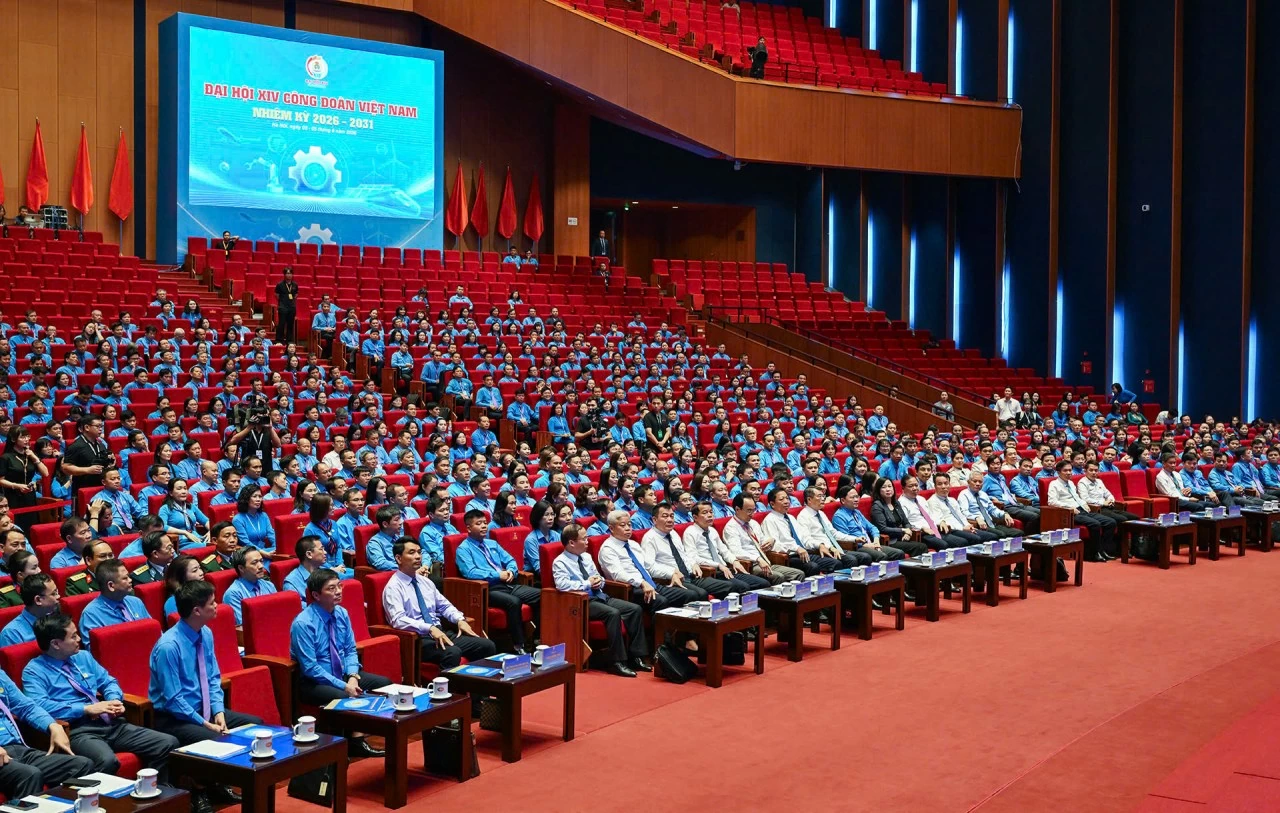 Thủ tướng Lê Minh Hưng: Chính phủ cam kết tiếp tục đồng hành cùng tổ chức Công đoàn, cộng đồng doanh nghiệp và người lao động Thủ tướng Lê Minh Hưng: Chính phủ cam kết tiếp tục đồng hành cùng tổ chức Công đoàn, cộng đồng doanh nghiệp và người lao động