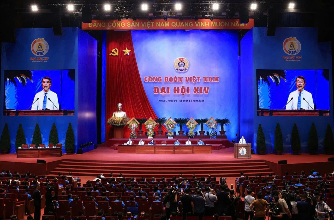 Thủ tướng Lê Minh Hưng: Chính phủ cam kết tiếp tục đồng hành cùng tổ chức Công đoàn, cộng đồng doanh nghiệp và người lao động Thủ tướng Lê Minh Hưng: Chính phủ cam kết tiếp tục đồng hành cùng tổ chức Công đoàn, cộng đồng doanh nghiệp và người lao động