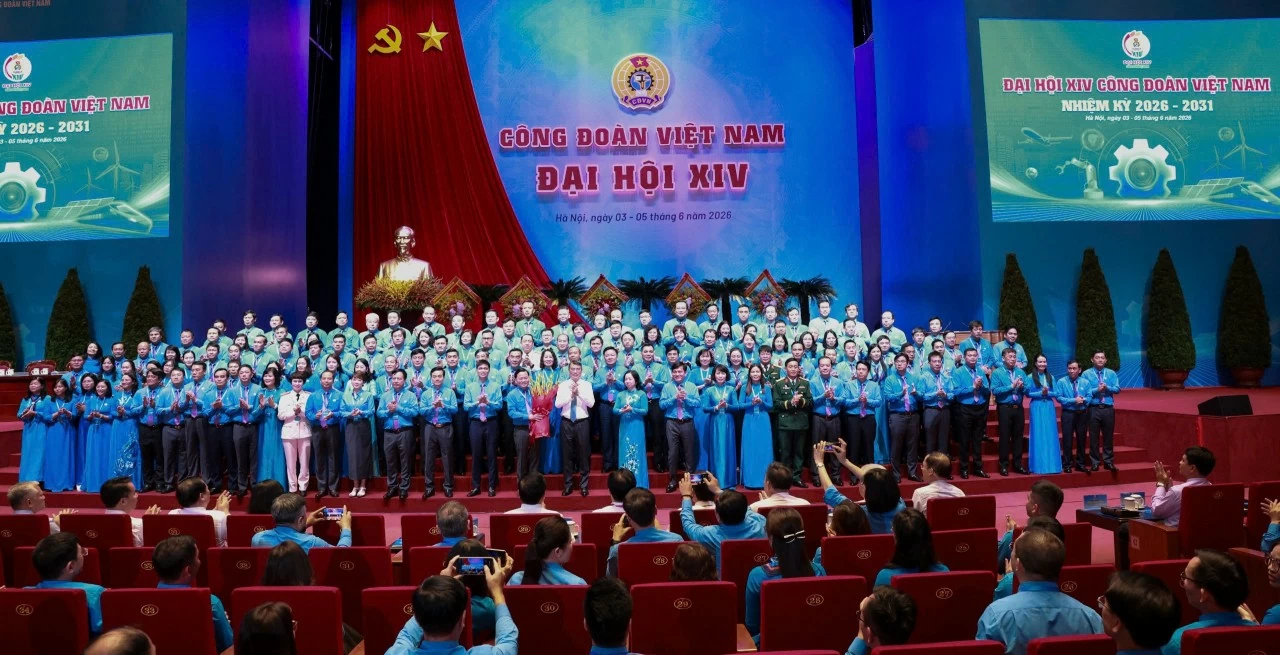 Thủ tướng Lê Minh Hưng: Chính phủ cam kết tiếp tục đồng hành cùng tổ chức Công đoàn, cộng đồng doanh nghiệp và người lao động Thủ tướng Lê Minh Hưng: Chính phủ cam kết tiếp tục đồng hành cùng tổ chức Công đoàn, cộng đồng doanh nghiệp và người lao động