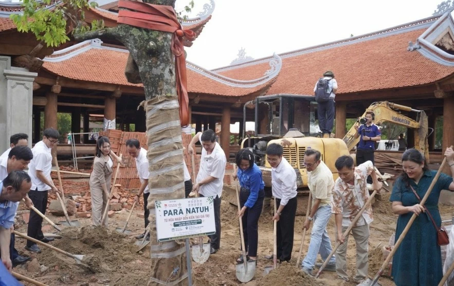 Trồng cây xanh, vun đắp những giá trị hòa nhập bền vững Trồng cây xanh, vun đắp những giá trị hòa nhập bền vững