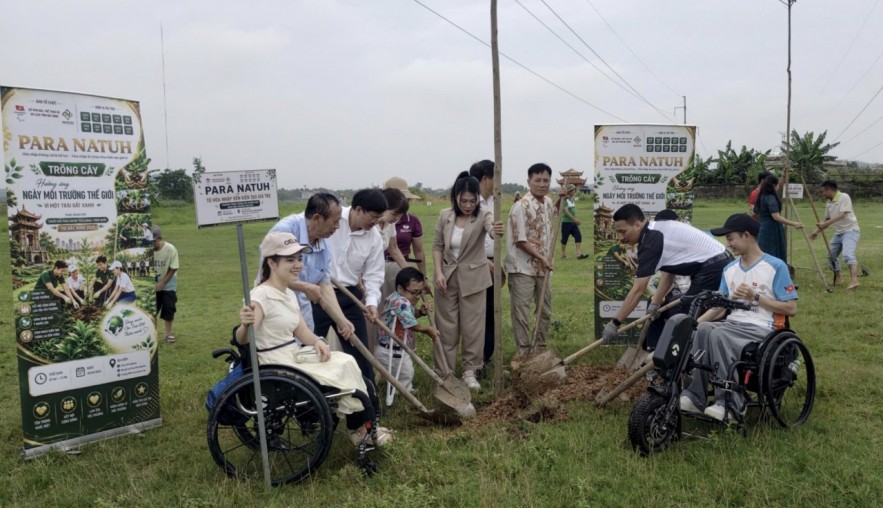 Trồng cây xanh, vun đắp những giá trị hòa nhập bền vững