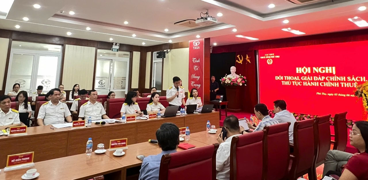 Thuế tỉnh Phú Thọ đối thoại với doanh nghiệp hoạt động trong Khu công nghiệp Thụy Vân Thuế tỉnh Phú Thọ đối thoại với doanh nghiệp hoạt động trong Khu công nghiệp Thụy Vân