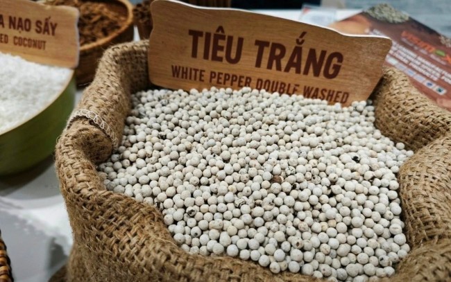 Ngày 6/6: Giá tiêu bật tăng mạnh, cà phê nối dài đà giảm
