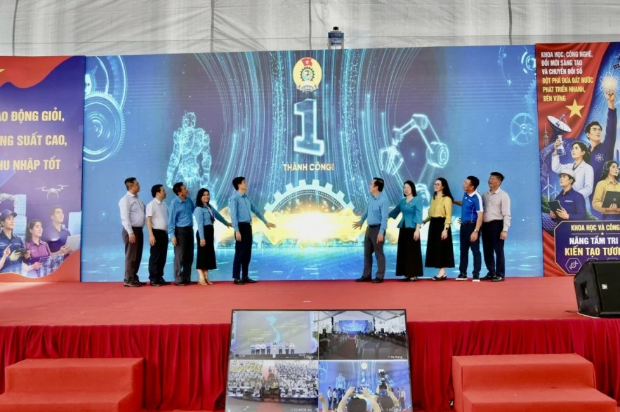 Nâng cao năng suất lao động gắn với cải thiện thu nhập Nâng cao năng suất lao động gắn với cải thiện thu nhập
