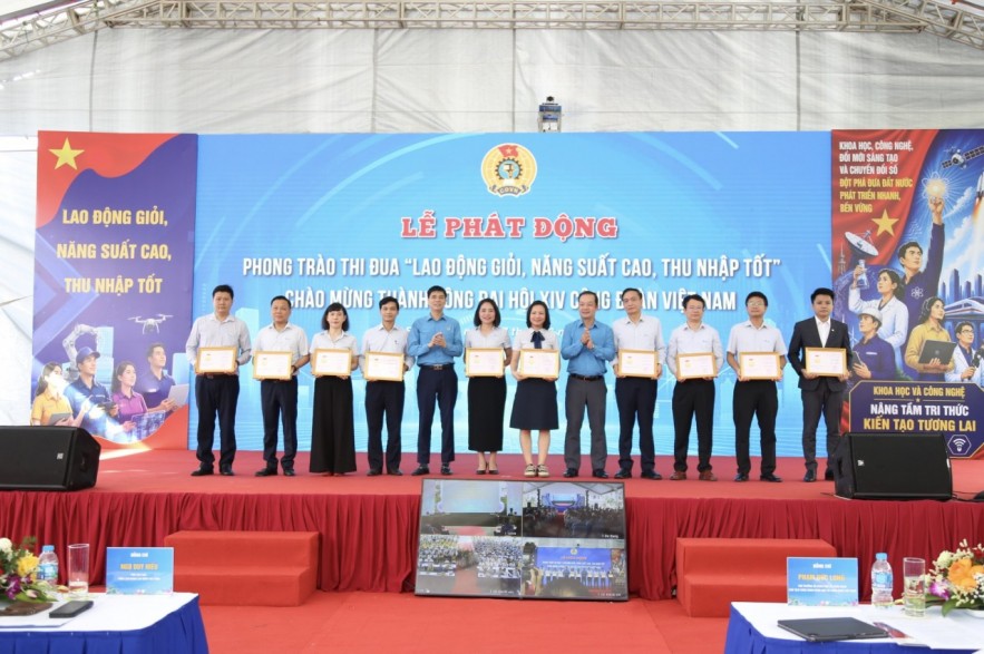 Nâng cao năng suất lao động gắn với cải thiện thu nhập Nâng cao năng suất lao động gắn với cải thiện thu nhập
