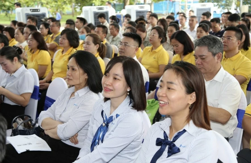 Nâng cao năng suất lao động gắn với cải thiện thu nhập Nâng cao năng suất lao động gắn với cải thiện thu nhập