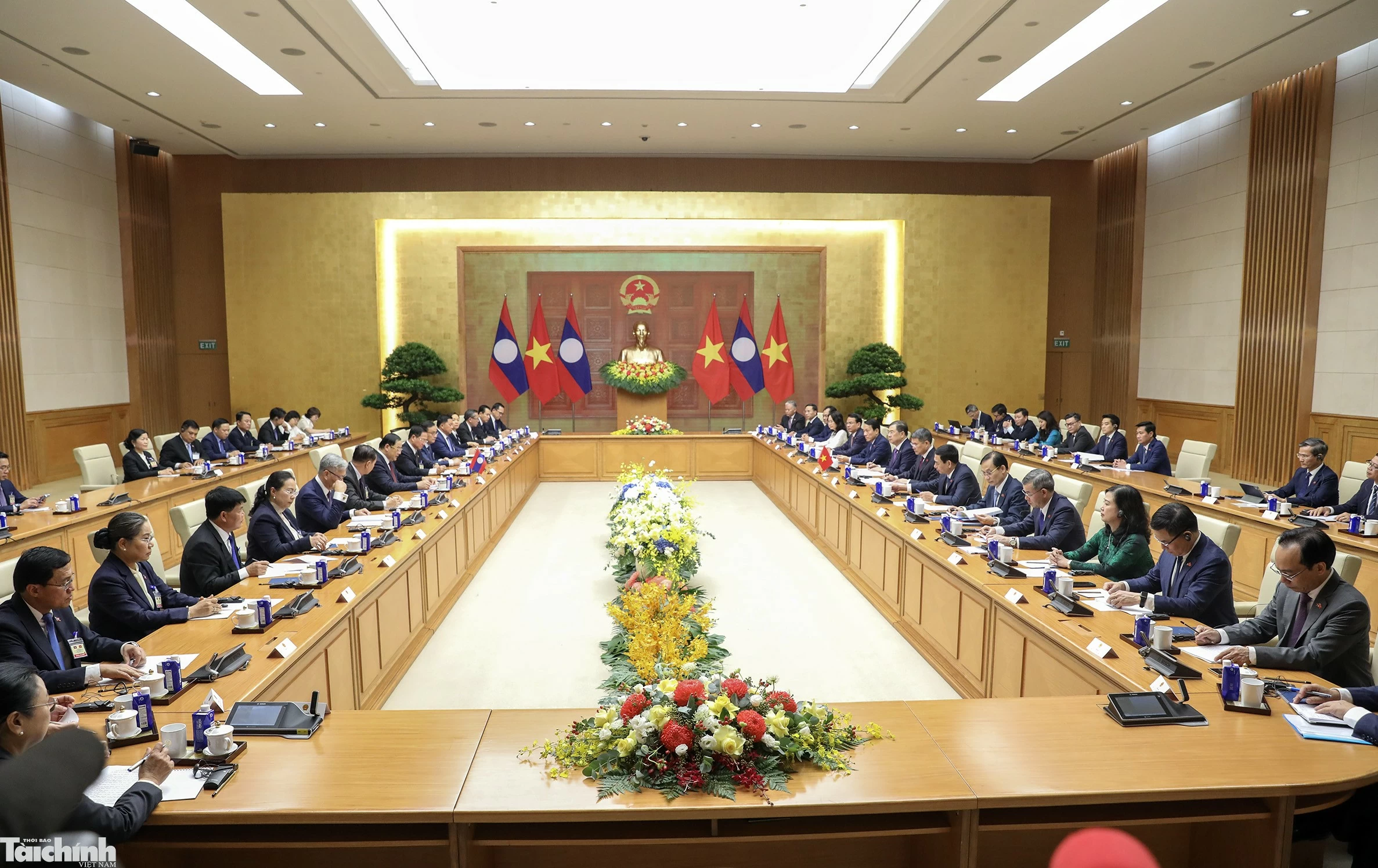 Thủ tướng Lê Minh Hưng chủ trì lễ đón Thủ tướng Lào Sonexay Siphandone Thủ tướng Lê Minh Hưng chủ trì lễ đón Thủ tướng Lào Sonexay Siphandone