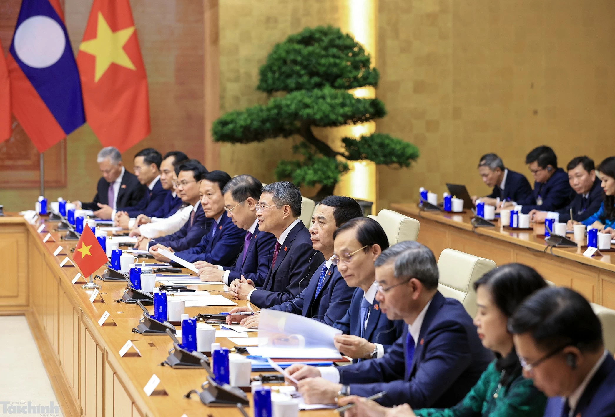 Thủ tướng Lê Minh Hưng chủ trì lễ đón Thủ tướng Lào Sonexay Siphandone Thủ tướng Lê Minh Hưng chủ trì lễ đón Thủ tướng Lào Sonexay Siphandone