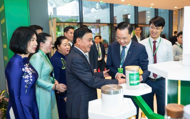 Mang giải pháp xanh đến đồng ruộng: Dấu ấn Vinachem tại Đại hội Đại biểu toàn quốc Hội Nông dân Việt Nam lần thứ IX