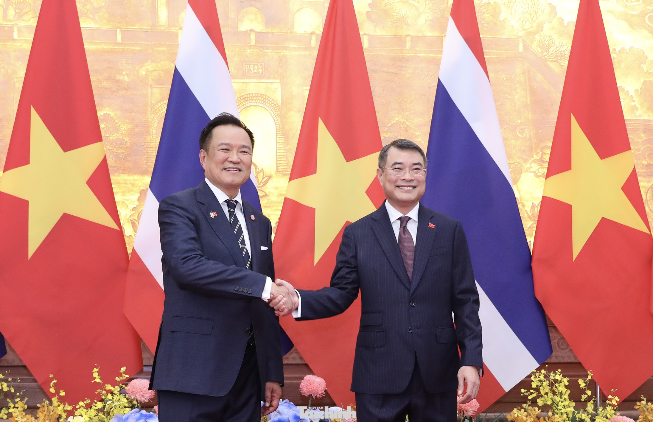 Thủ tướng Lê Minh Hưng đón chính thức Thủ tướng Thái Lan Anutin Charnvirakul Thủ tướng Lê Minh Hưng đón chính thức Thủ tướng Thái Lan Anutin Charnvirakul