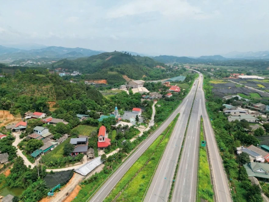 Khơi thông hệ sinh thái vốn cho hạ tầng và chuyển đổi xanh Khơi thông hệ sinh thái vốn cho hạ tầng và chuyển đổi xanh
