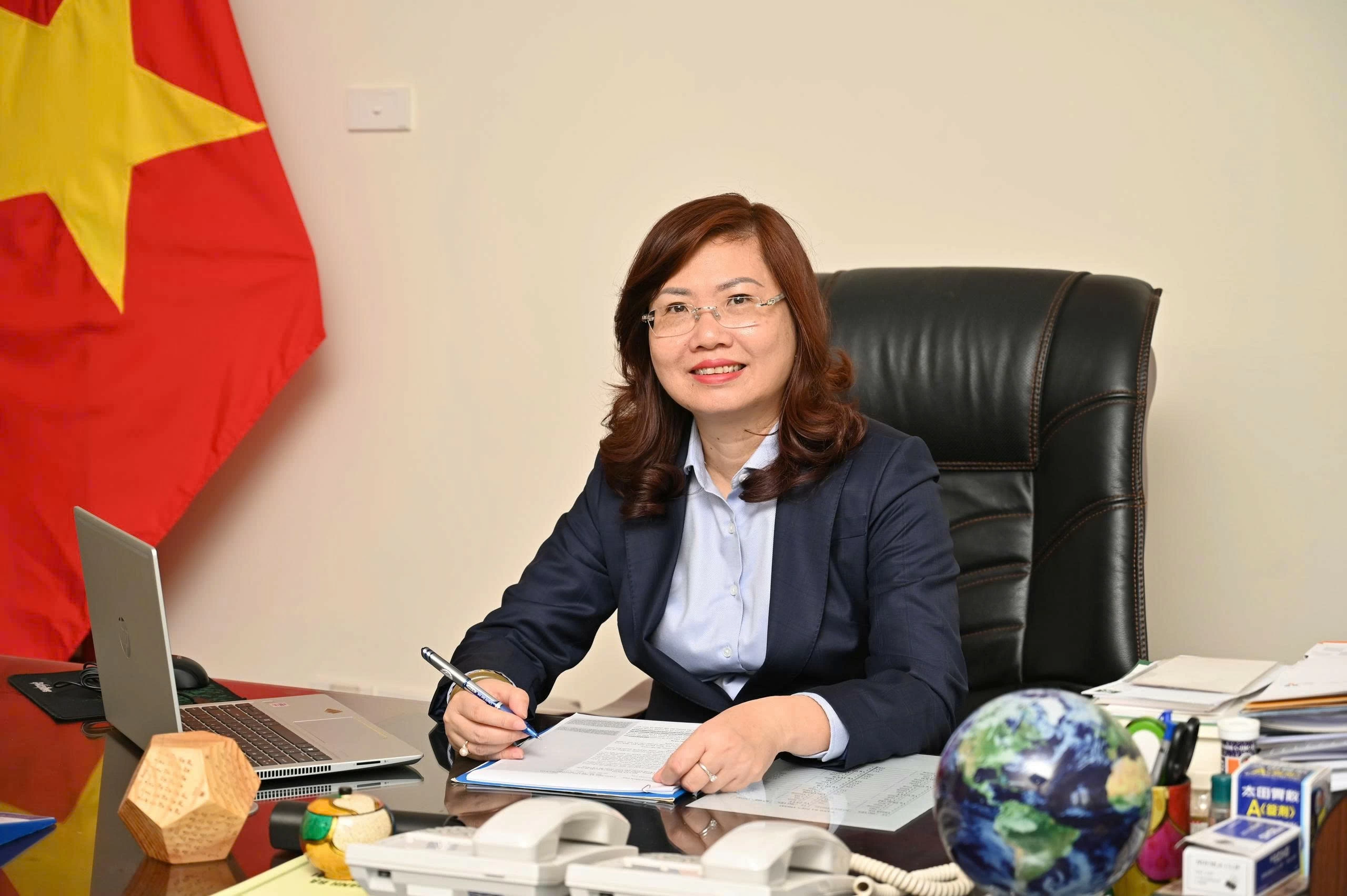 Báo chí góp phần xây dựng niềm tin, lan tỏa minh bạch và thúc đẩy sự phát triển bền vững thị trường chứng khoán Báo chí góp phần xây dựng niềm tin, lan tỏa minh bạch và thúc đẩy sự phát triển bền vững thị trường chứng khoán