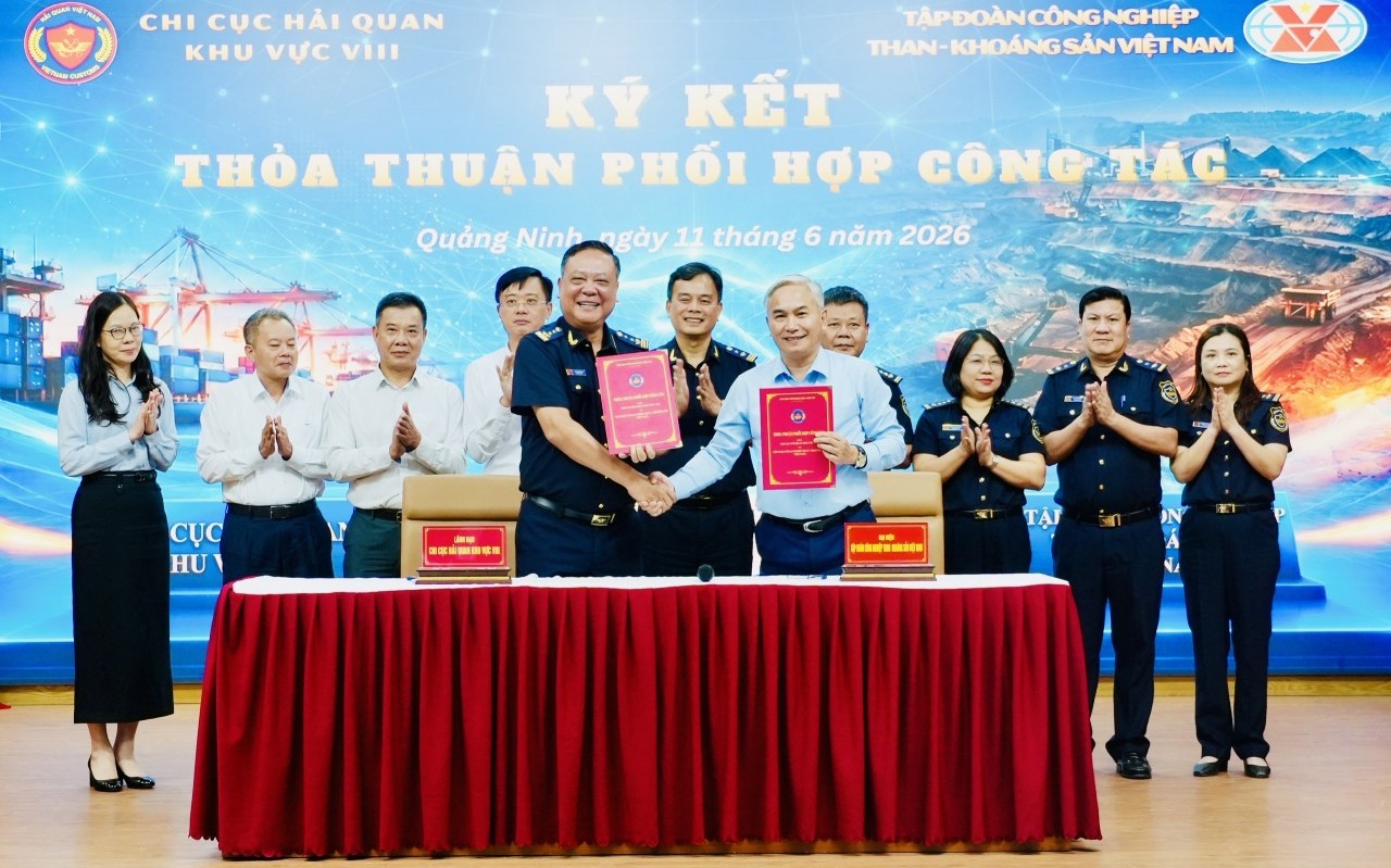 Hải quan khu vực VIII đẩy mạnh hợp tác với TKV và cộng đồng doanh nghiệp Quảng Ninh