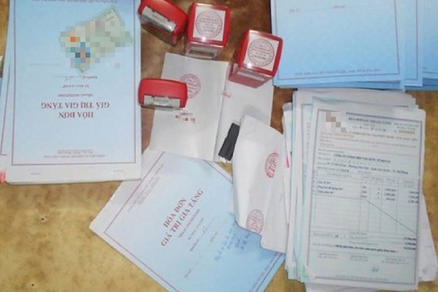 Mua bán hóa đơn thuế trái phép ngày càng tinh vi, phức tạp Mua bán hóa đơn thuế trái phép ngày càng tinh vi, phức tạp