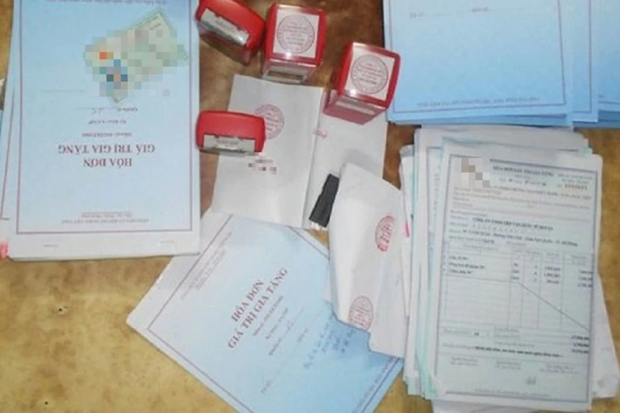Mua bán hóa đơn thuế trái phép ngày càng tinh vi, phức tạp Mua bán hóa đơn thuế trái phép ngày càng tinh vi, phức tạp