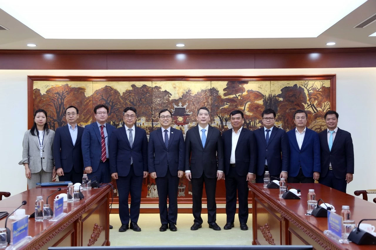 Thứ trưởng Cao Anh Tuấn tiếp Đại sứ Hàn Quốc tại Việt Nam Choi Young-sam